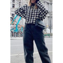 Sweter HASIA. Czarne bluzy damskie uniwersalny. W wyprzedaży za 59,00 zł.