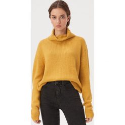 Sweter z golfem - Żółty. Żółte swetry damskie Sinsay, s. W wyprzedaży za 29,99 zł.