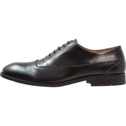 Zign Eleganckie buty black. Czarne buty wizytowe męskie Zign, z materiału, na sznurówki. Za 379,00 zł.
