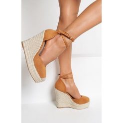 Camelowe Espadryle Lilopei. Brązowe espadryle damskie Renee, bez wzorów, bez obcasa. W wyprzedaży za 99,99 zł.