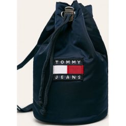 Tommy Jeans - Torebka. Niebieskie kuferki damskie Tommy Jeans, w paski, z poliesteru, casualowe, na ramię, małe, z aplikacjami. Za 299,90 zł.