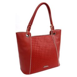 Doca Damska torebka 14583. Torebki klasyczne damskie Doca, bez wzorów, eleganckie, na ramię, bez dodatków. Za 237,00 zł.