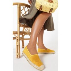 Żółte Espadryle Kleorelia. Żółte espadryle damskie Born2be, bez wzorów, bez obcasa. W wyprzedaży za 79,99 zł.