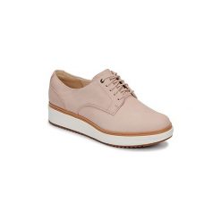 Derby Clarks TEADALE RHEA. Brązowe półbuty damskie Clarks, bez wzorów, bez obcasa, bez zapięcia. Za 479,00 zł.