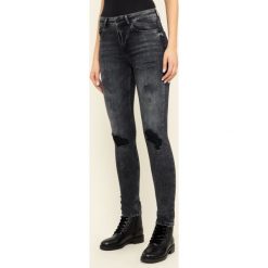 Jeansy Slim Fit Silvian Heach Ondivia CVA19340JE. Szare jeansy damskie Silvian Heach. W wyprzedaży za 219,00 zł.