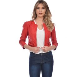 Skórzana kurtka w kolorze czerwonym. Czerwone kurtki damskie Kurtki skórzane, l, bez wzorów, klasyczne. W wyprzedaży za 639,95 zł.