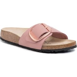 Klapki BIRKENSTOCK - Madrid Big Buckle 1016431 Old Rose. Różowe klapki damskie Birkenstock, bez wzorów, ze skóry, bez obcasa. Za 369,00 zł.