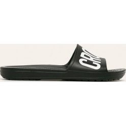 Crocs - Klapki. Białe klapki damskie Crocs, bez wzorów, z gumy, bez obcasa. W wyprzedaży za 79,90 zł.