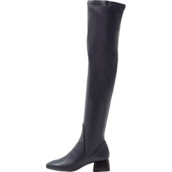 Finery London HENRIETTA Muszkieterki dark navy. Niebieskie buty zimowe damskie marki Finery London, z materiału. W wyprzedaży za 351,60 zł.