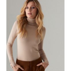 Gładki sweter z golfem - Beżowy. Brązowe swetry damskie Mohito, s, bez wzorów, bez rękawów. Za 59,99 zł.