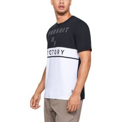 Under Armour Pursuit Of Victory Koszulka Czarny Biały. Czarne podkoszulki męskie Under Armour, s, z nadrukiem, z bawełny, z krótkim rękawem. Za 171,95 zł.