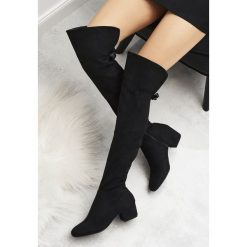 Czarne Kozaki Winter Is Coming. Czarne kozaki damskie Born2be, na jesień, za kolano, bez obcasa, na płaskiej podeszwie, na zamek. Za 159,99 zł.