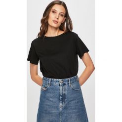 Diesel - T-shirt. Czarne bluzki damskie Diesel, s, bez wzorów, z poliesteru, z okrągłym kołnierzem, z krótkim rękawem. W wyprzedaży za 229,90 zł.