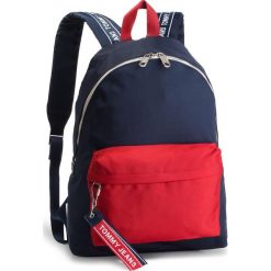 Plecak TOMMY JEANS - Tju Logo Tape Backpack AU0AU00491 901. Czerwone plecaki męskie marki Tommy Jeans, bez wzorów, z jeansu. Za 449,00 zł.