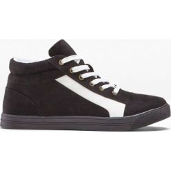 Wysokie sneakersy bonprix czarny. Czarne sneakersy damskie bonprix. Za 99,99 zł.