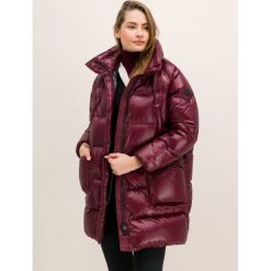 Kurtka puchowa Woolrich Packable Brich WWCPS2840 UT1702. Czarne kurtki damskie Woolrich, s, bez wzorów, z puchu, bez kaptura. W wyprzedaży za 1659,00 zł.