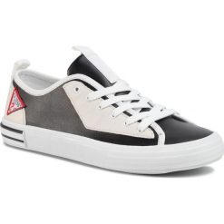 Tenisówki GUESS - Nettuno Low FM6NTL LEA12 BLKWH. Czarne półbuty męskie Guess, na co dzień, z aplikacjami, z gumy, bez zapięcia. W wyprzedaży za 379,00 zł.