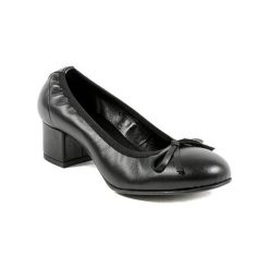 Buty ślubne damskie: Skórzane czółenka w kolorze czarnym