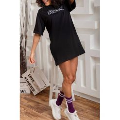 Tunika KARLOTA BLACK. Czarne bluzki damskie IVET, bez wzorów, klasyczne, z klasycznym kołnierzykiem, bez rękawów. W wyprzedaży za 29,00 zł.
