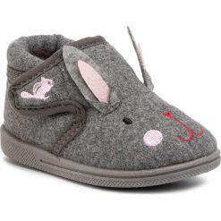 Kapcie CHIPMUNKS - Katie Grey. Szare sandały dziewczęce Chipmunks, z tworzywa sztucznego, bez zapięcia. Za 109,00 zł.