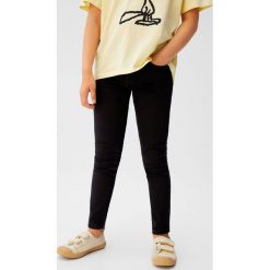 Mango Kids - Jeansy dziecięce Addagio 110-164 cm. Szare jeansy dziewczęce Mango Kids, z aplikacjami, z elastanu. Za 79,90 zł.