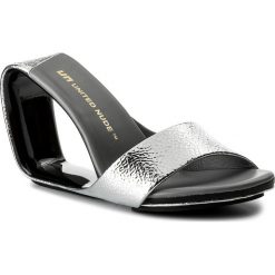 Klapki UNITED NUDE - Mobius Hi 10001141113 Silver. Szare klapki damskie marki United Nude, ze skóry, na obcasie. W wyprzedaży za 609,00 zł.