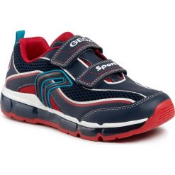 Sneakersy GEOX - J Android B. C J0244C 014BU C0735 DD Navy/Red. Niebieskie trampki chłopięce Geox, bez wzorów, ze skóry ekologicznej, na rzepy. W wyprzedaży za 259,00 zł.