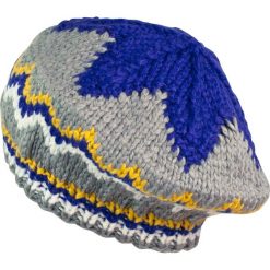 Czapka-beret damska ciepła z gwiazdką szaro niebieska. Szare czapki damskie marki Art of Polo. Za 49,91 zł.