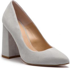 Półbuty SOLO FEMME - 14101-8A-G15/000-04-00 Jasny Szary. Szare półbuty damskie Solo Femme, bez wzorów, ze skóry, eleganckie, bez obcasa, na obcasie, bez zapięcia. W wyprzedaży za 209,00 zł.
