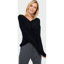 Sweter o luźnym kroju. Swetry damskie Greenpoint, bez wzorów, z elastanu, bez rękawów, bez kaptura. Za 119,99 zł.