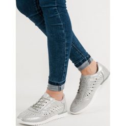 Srebrne skÓrzane pÓŁbuty. Szare półbuty damskie KYLIE, bez wzorów, ze skóry, bez obcasa, bez zapięcia. W wyprzedaży za 139,90 zł.