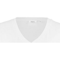 Shirt z dekoltem w serek, krótki rękaw bonprix biały. Białe koszulki damskie bonprix, bez wzorów, z dekoltem w serek, z krótkim rękawem. Za 24,99 zł.