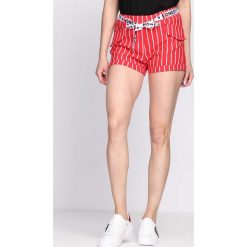 Czerwone Szorty Sunray. Czerwone szorty damskie Born2be, uniwersalny, w paski. Za 59,99 zł.