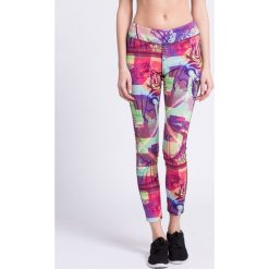 Reebok - Legginsy Comic Clash Tight. Szare rurki damskie marki Reebok, s, z poliesteru. W wyprzedaży za 149,90 zł.