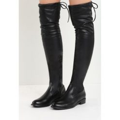 Czarne Kozaki Lady In Grey. Czarne buty zimowe damskie Born2be, z materiału, z okrągłym noskiem, przed kolano, na wysokim obcasie, na płaskiej podeszwie. Za 139,99 zł.