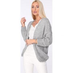 Kardigan swetrowy krótki szary MISC8680. Szare bez kategorii marki Fasardi. Za 111,20 zł.