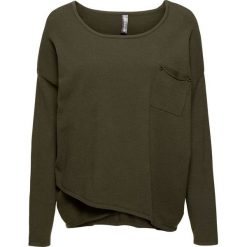 Sweter z założeniem kopertowym bonprix ciemnooliwkowy. Zielone swetry klasyczne damskie bonprix, z asymetrycznym kołnierzem. Za 99,99 zł.