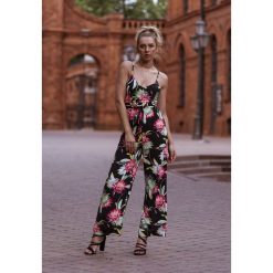 Czarny Kombinezon Sustain. Czarne kombinezony damskie Born2be, s, bez wzorów, z tkaniny, eleganckie, bez kołnierzyka, bez rękawów, długie. Za 99,99 zł.
