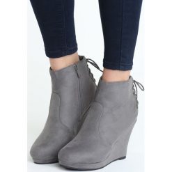 Szare Botki Scatty. Szare botki damskie na zamek Born2be, przed kostkę, na wysokim obcasie, na koturnie, na sznurówki. Za 74,99 zł.