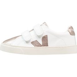 Veja Tenisówki i Trampki white/bronze. Białe trampki chłopięce marki Veja, z materiału. Za 329,00 zł.