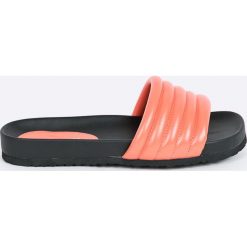 Public Desire - Klapki. Pomarańczowe klapki damskie marki Public Desire, z gumy. W wyprzedaży za 89,90 zł.