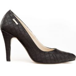 Szpilki z tłoczeniem - skóra naturalna - model 035 - kolor czarny krokodyl. Czarne czółenka damskie Zapato, na imprezę, bez wzorów, ze skóry, eleganckie, na wysokim obcasie, na obcasie, bez zapięcia. W wyprzedaży za 191,40 zł.