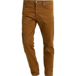 Chinosy męskie: Carhartt WIP KLONDIKE DOUGLAS Spodnie materiałowe hamilton brown rinsed