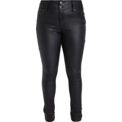 City Chic WET LOOK Jeansy Slim Fit black. Czarne jeansy damskie City Chic. W wyprzedaży za 284,25 zł.
