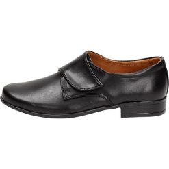 Pantofle chłopięce KOMUNIA KMK 260 CZARNY. Czarne buty chłopięce komunijne KMK, bez zapięcia. W wyprzedaży za 99,00 zł.