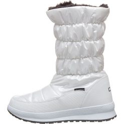 Kozaki zimowe "Holse" w kolorze białym. Białe kozaki damskie CMP Shoes, na zimę, z materiału, bez obcasa, bez zapięcia. W wyprzedaży za 219,95 zł.