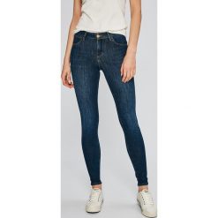 Wrangler - Jeansy Summer Night. Niebieskie jeansy damskie skinny marki Wrangler, z elastanu. W wyprzedaży za 279,90 zł.