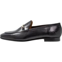 Melvin & Hamilton SCARLETT Półbuty wsuwane black/trim gold. Czarne mokasyny damskie marki Melvin & Hamilton, ze skóry. Za 719,00 zł.