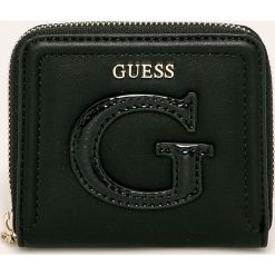 Guess Jeans - Portfel. Czarne portfele damskie Guess Jeans, z aplikacjami, z poliesteru. Za 219,90 zł.