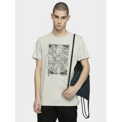T-shirt męski. T-shirty męskie xl, bez wzorów, z bawełny, bez kołnierzyka. W wyprzedaży za 49,99 zł.